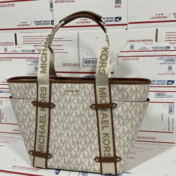 Michael Kors Handbags - $428 Michael Kors 🌴✨ MAEVE LG OPEN TOTE Handbag Vanilla MK Purse Bag ( NWT )
